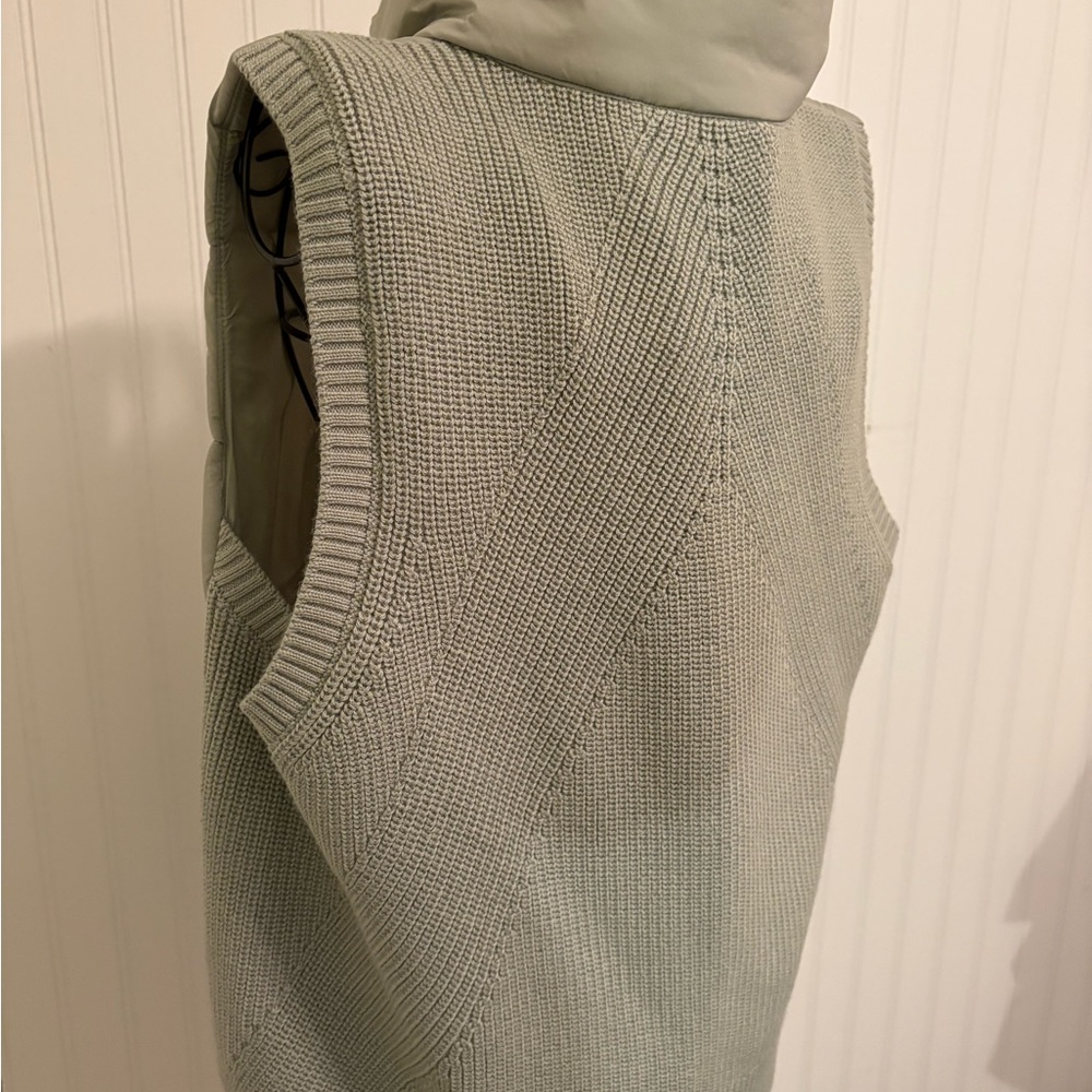 Athleta light Green Incline Hybrid  Vest - Picture 2 of 4